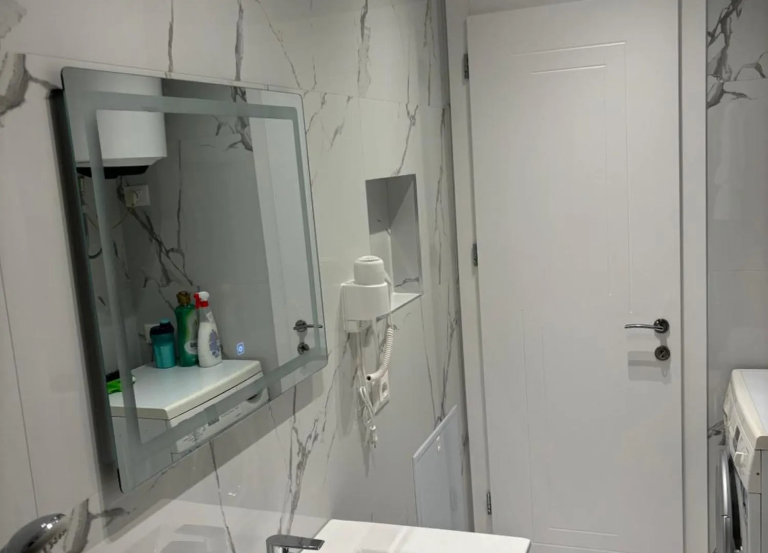 Elrej Apartments تيرانا
