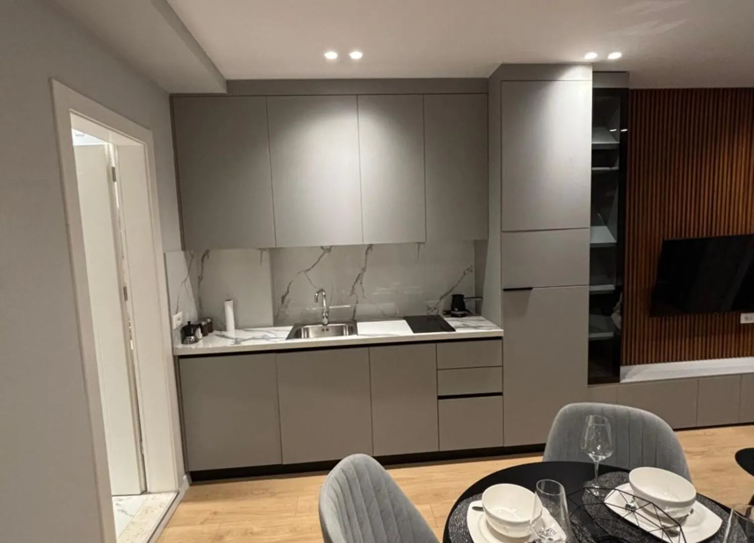 Elrej Apartments تيرانا