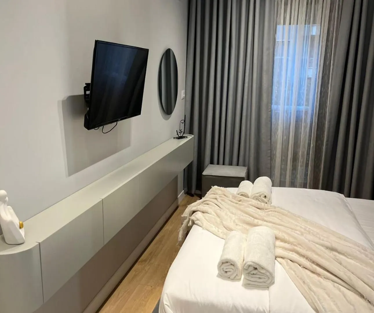 Elrej Apartments تيرانا
